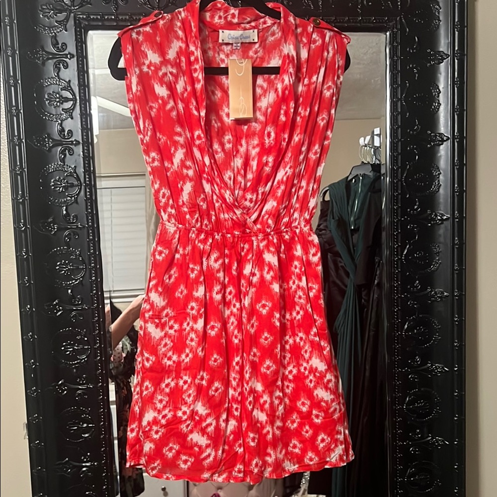 Vibrant Red and White Patterned Dress - Picture 2 of 8